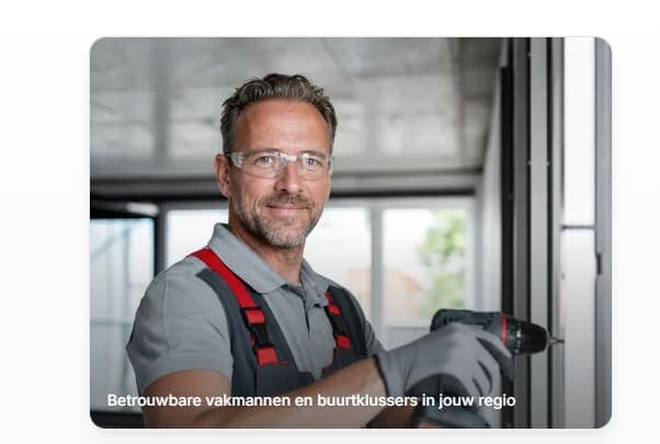 Vakman aan het werk met boormachine